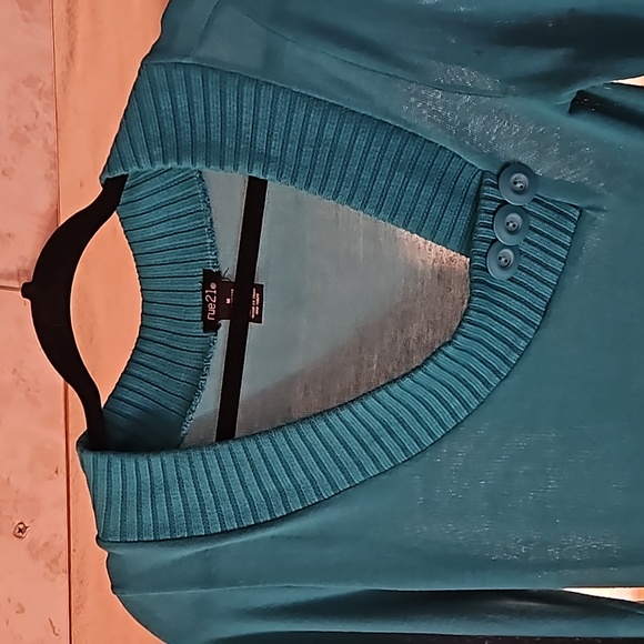 Rue 21 sweater - Picture 2 of 6